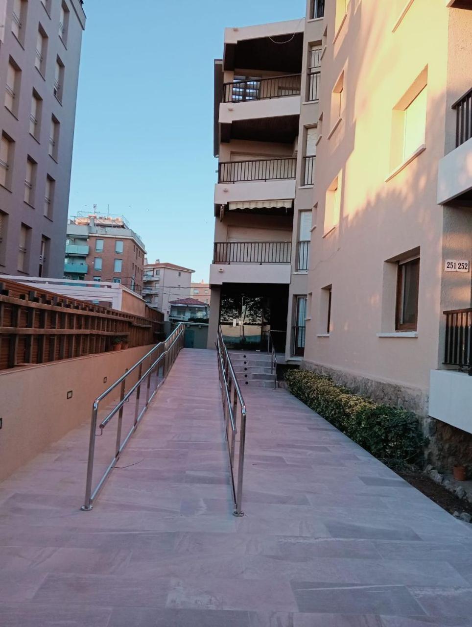 Apartamento Primera Linea De Playa Port-Segur Segur de Calafell Exterior foto